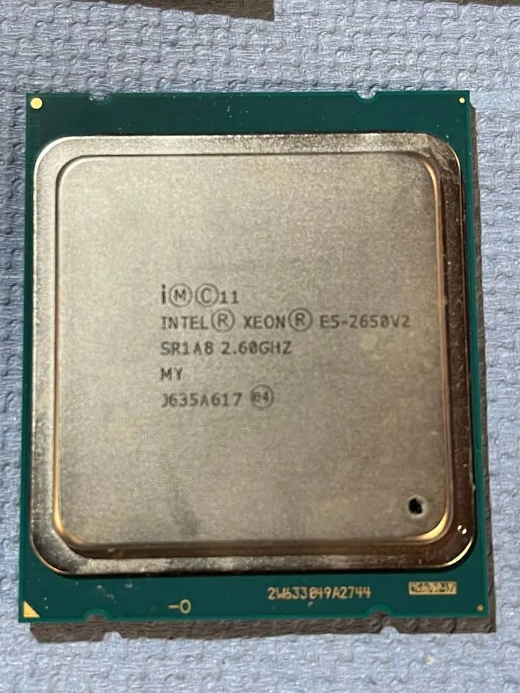 Processeur serveur Intel Xéon E5-2650V2 2.6GHz SR1A8 FCLGA2011 20Mo - vue 2