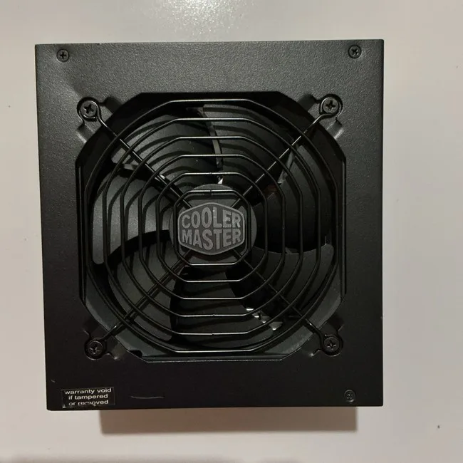 Cooler Master MWE Gold 750 V2 750W 80 Plus Gold Modulaire - alimentation vue principale