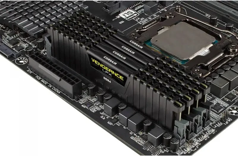 Corsair 64 Go Kit 4x16Go DDR4 3200 MHz - vue 4