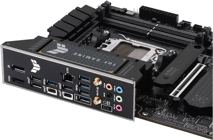 ASUS TUF GAMING X670E-PLUS WIFI image 3