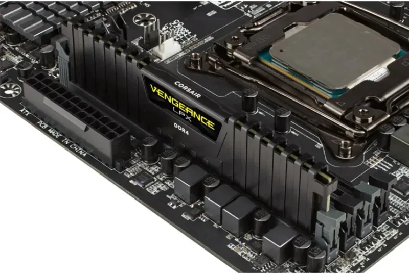 Corsair Vengeance LPX 8 Go DDR4 2400 MHz - vue 5
