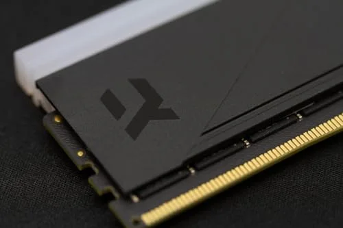 Goodram IRDM RGB 32 Go Kit 2x16Go DDR5 6000 MHz - vue 5