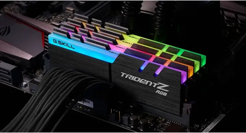 G.Skill Trident Z RGB 32 Go Kit 4x8Go DDR4 3600 MHz - vue 3